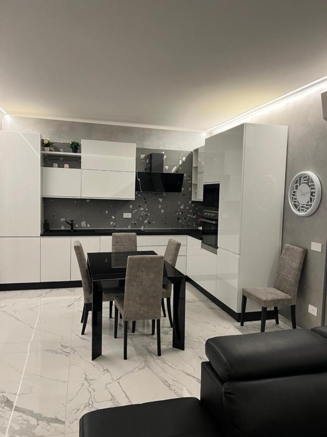 Corso Montecarlo Apartment Ventimiglia Luaran gambar