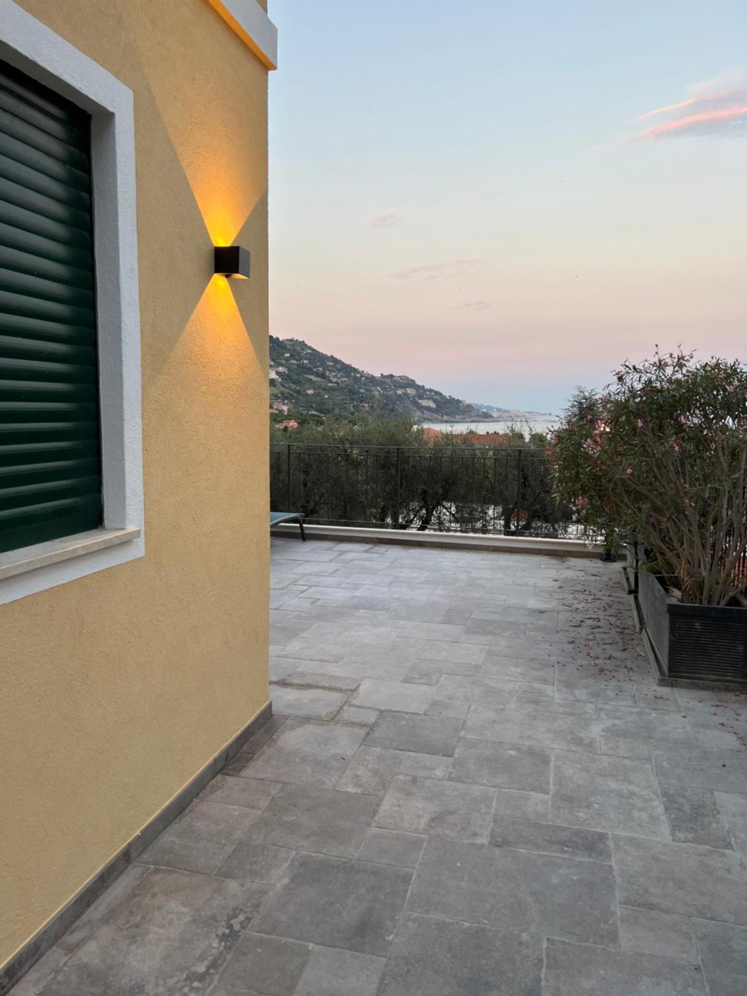 Corso Montecarlo Apartment Ventimiglia Luaran gambar